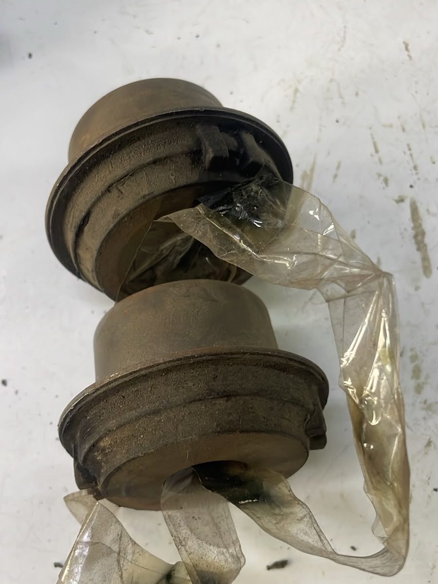 Protegido: PEUGEOT 405-BUJES DE HIDRAULICOS DE SUSPENSION TRASEROS